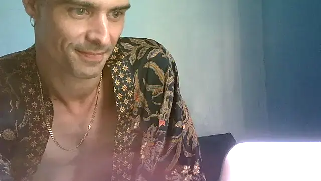 houseofbrats online show from 07/16/26, 05:02
