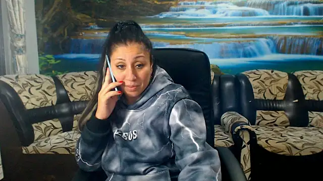 MoistMady online show from 10/10/25, 05:45