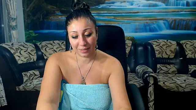 MoistMady online show from 10/24/25, 09:33