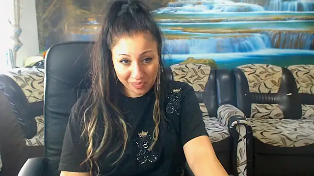 MoistMady online show from 11/03/25, 01:45