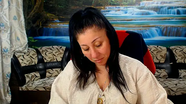 Snapshot of MoistMady chatting on 04/12/26, 05:18 MoistMady online show from 04/12/26, 05:18