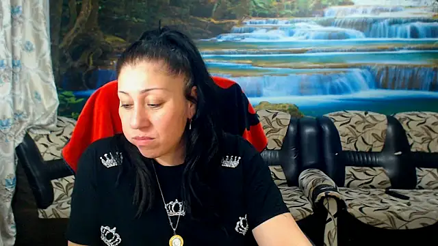 Snapshot of MoistMady chatting on 04/14/26, 08:37 MoistMady online show from 04/14/26, 08:37