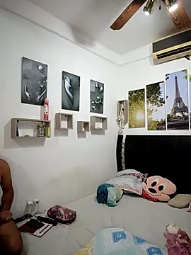 Snapshot of ashley69_brown chatting on 02/20/26, 02:39 ashley69 brown online show from 02/20/26, 02:39