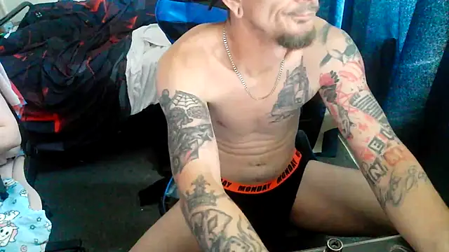 Snapshot of robvegas274 chatting on 11/27/25, 07:10 robvegas274 online show from 11/27/25, 07:10