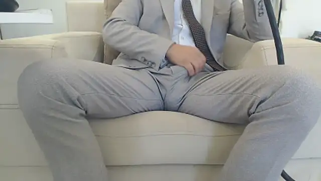 Snapshot of masterxmonster chatting on 10/31/25, 01:01 masterxmonster online show from 10/31/25, 01:01