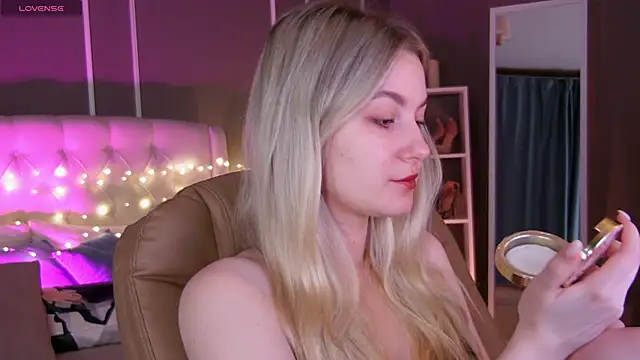 Snapshot of elinanortas chatting on 02/09/25, 01:11 elinanortas online show from 02/09/25, 01:11