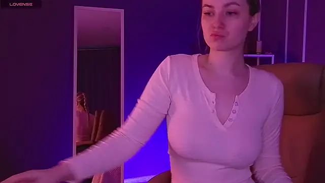 Snapshot of elinanortas chatting on 03/17/25, 01:14 elinanortas online show from 03/17/25, 01:14