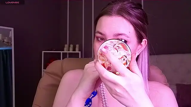 Snapshot of elinanortas chatting on 09/26/25, 01:20 elinanortas online show from 09/26/25, 01:20