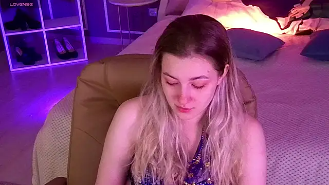 Snapshot of elinanortas chatting on 09/29/25, 01:11 elinanortas online show from 09/29/25, 01:11