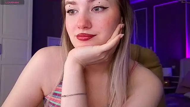 Snapshot of elinanortas chatting on 11/08/25, 01:50 elinanortas online show from 11/08/25, 01:50