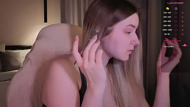 Snapshot of elinanortas chatting on 12/16/25, 02:38 elinanortas online show from 12/16/25, 02:38