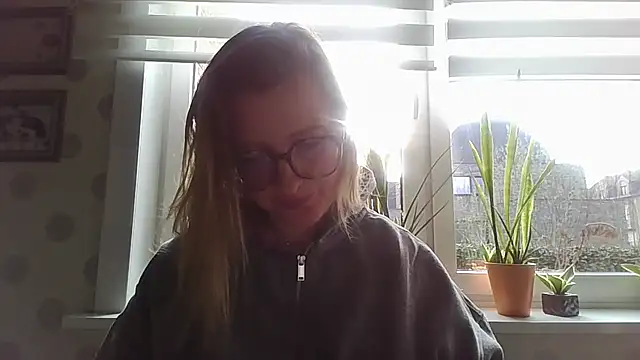 LiquidLeonie online show from 03/20/26, 07:46