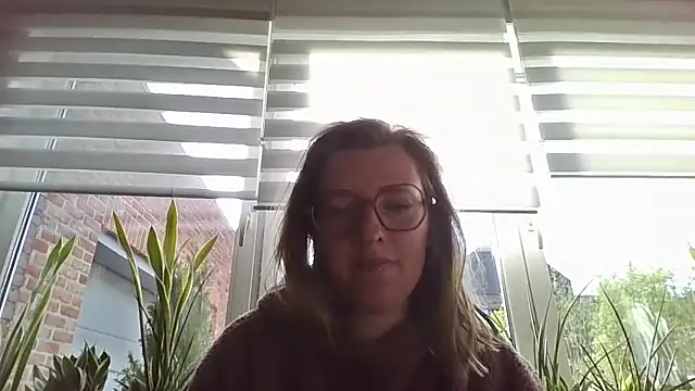 LiquidLeonie online show from 04/28/26, 06:18