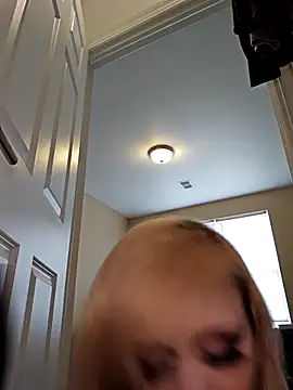 AmethystFoxx online show from 04/10/26, 05:28