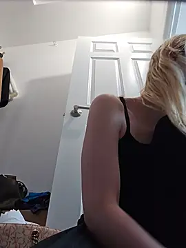 Snapshot of AmethystFoxx chatting on 07/12/26, 03:47 AmethystFoxx online show from 07/12/26, 03:47