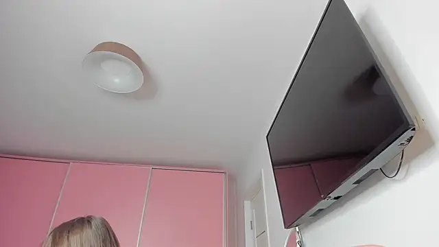 daddysgirl2222 online show from 10/19/25, 03:29