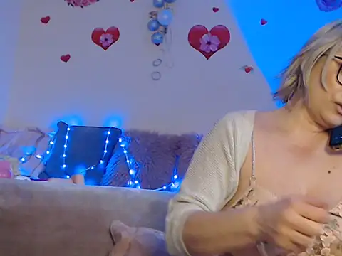 BellaBellaHot online show from 03/15/25, 11:08