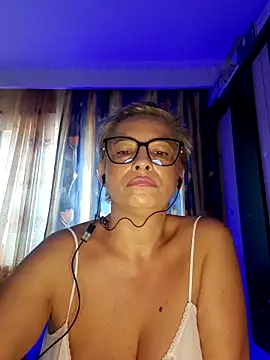 BellaBellaHot online show from 09/14/25, 12:04