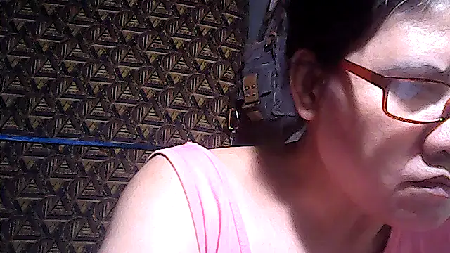 sweetsosie18 online show from 04/29/26, 05:30