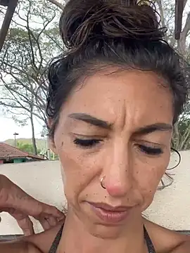 Snapshot of amanilouve chatting on 02/17/25, 06:53 amanilouve online show from 02/17/25, 06:53