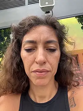 Snapshot of amanilouve chatting on 03/01/25, 04:37 amanilouve online show from 03/01/25, 04:37