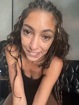 Snapshot of amanilouve chatting on 03/22/25, 03:52 amanilouve online show from 03/22/25, 03:52