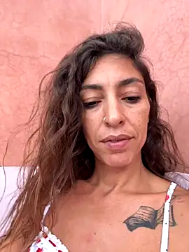 Snapshot of amanilouve chatting on 09/08/25, 04:50 amanilouve online show from 09/08/25, 04:50