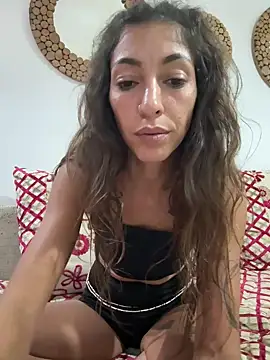 Snapshot of amanilouve chatting on 09/09/25, 04:28 amanilouve online show from 09/09/25, 04:28