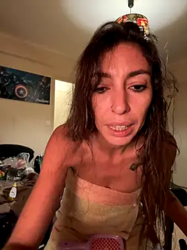 Snapshot of amanilouve chatting on 10/31/25, 07:26 amanilouve online show from 10/31/25, 07:26