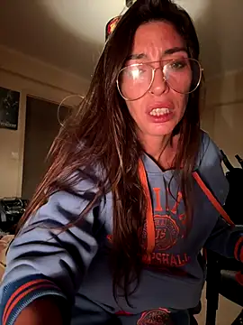 Snapshot of amanilouve chatting on 11/01/25, 03:14 amanilouve online show from 11/01/25, 03:14