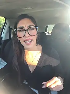 Snapshot of amanilouve chatting on 12/18/25, 09:48 amanilouve online show from 12/18/25, 09:48