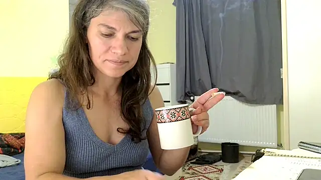 Snapshot of MercyLove chatting on 10/12/25, 02:05 MercyLove online show from 10/12/25, 02:05