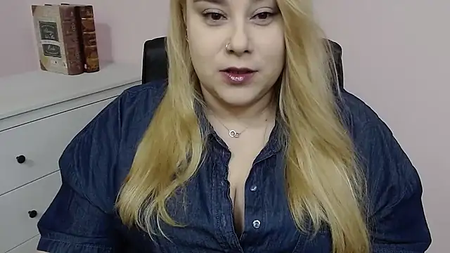 XgloryHAILEY online show from 03/18/25, 10:26