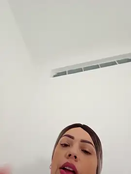 natalygolden69 online show from 04/21/26, 12:00