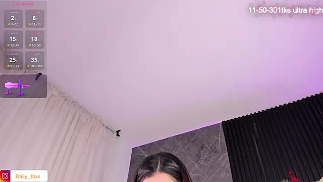 Snapshot of emily_fox1 chatting on 12/15/24, 11:45 emily fox1 online show from 12/15/24, 11:45