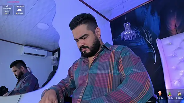 Snapshot of MichaelBear_ chatting on 12/30/24, 12:09 MichaelBear online show from 12/30/24, 12:09