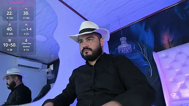 Snapshot of MichaelBear_ chatting on 01/11/25, 01:01 MichaelBear online show from 01/11/25, 01:01