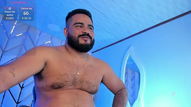 Snapshot of MichaelBear_ chatting on 02/26/25, 12:14 MichaelBear online show from 02/26/25, 12:14