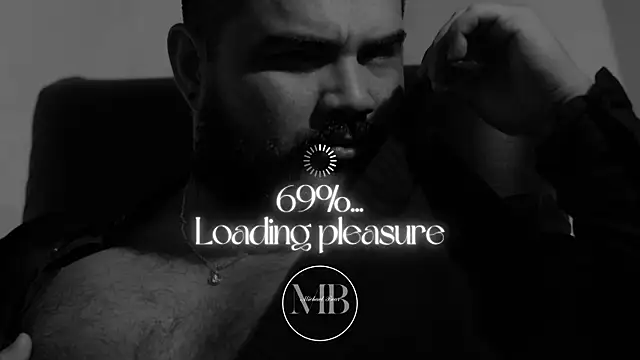 Snapshot of MichaelBear_ chatting on 10/22/25, 01:22 MichaelBear online show from 10/22/25, 01:22