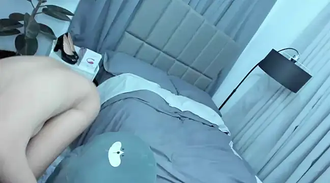 xTransQueenx online show from 02/06/25, 05:25