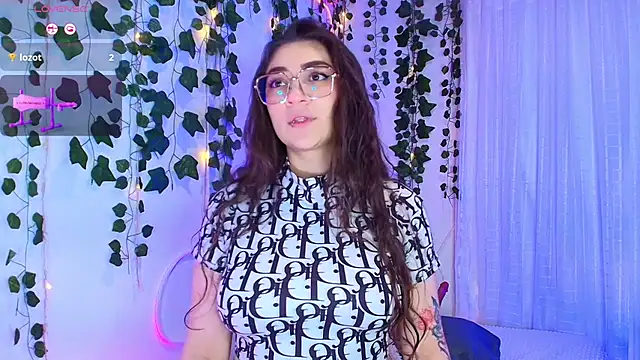 Snapshot of Samii_Evans chatting on 11/18/25, 01:33 Samii Evans online show from 11/18/25, 01:33