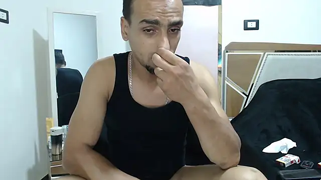 Snapshot of highguy chatting on 07/22/26, 01:41 highguy online show from 07/22/26, 01:41