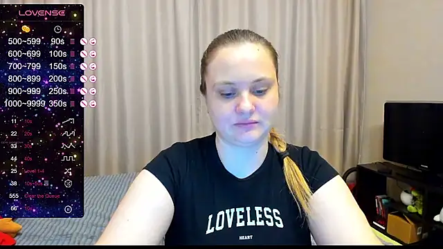 Snapshot of AlanaBrox chatting on 01/04/25, 12:38 AlanaBrox online show from 01/04/25, 12:38