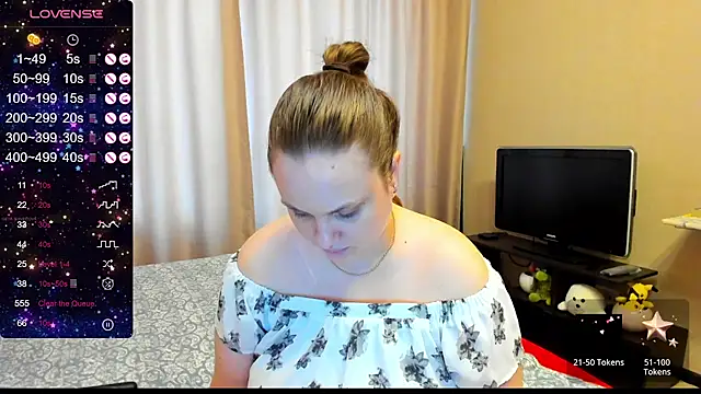 Snapshot of AlanaBrox chatting on 03/05/25, 10:00 AlanaBrox online show from 03/05/25, 10:00