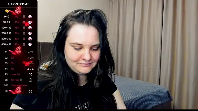 Snapshot of AlanaBrox chatting on 10/31/25, 03:24 AlanaBrox online show from 10/31/25, 03:24