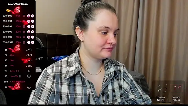 Snapshot of AlanaBrox chatting on 11/25/25, 10:54 AlanaBrox online show from 11/25/25, 10:54