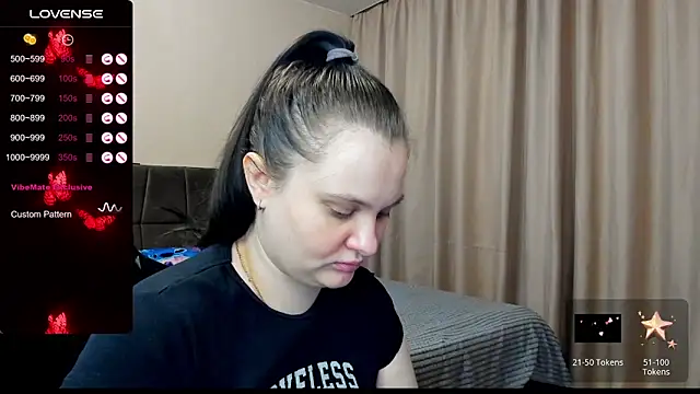 Snapshot of AlanaBrox chatting on 12/20/25, 03:24 AlanaBrox online show from 12/20/25, 03:24