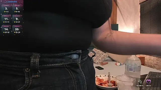 Kareena chopra online show from 10/22/25, 12:38