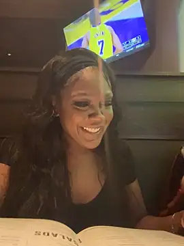 Snapshot of TilaTotti chatting on 02/20/25, 05:44 TilaTotti online show from 02/20/25, 05:44