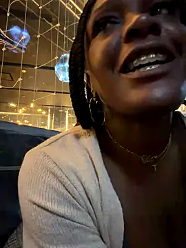 Snapshot of TilaTotti chatting on 10/27/25, 06:06 TilaTotti online show from 10/27/25, 06:06